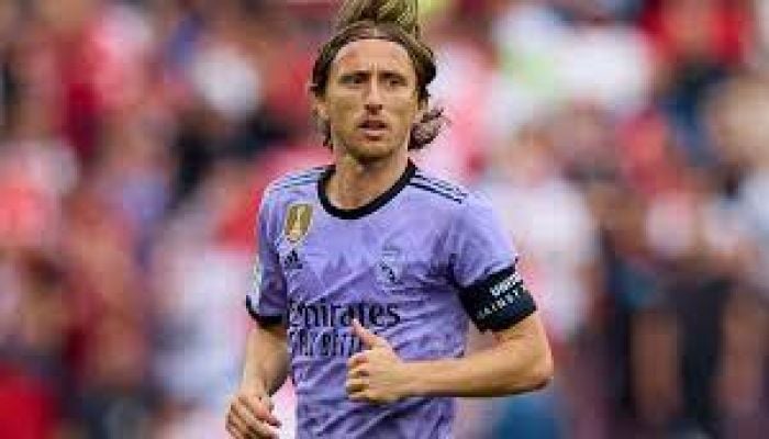 Modric extends Real Madrid contract until 2024