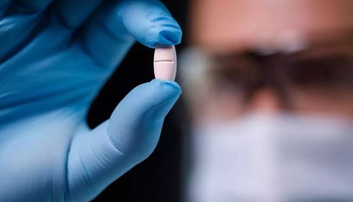 Pill halves risk of death in type of lung cancer
