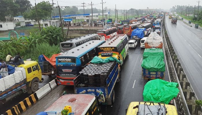20km tailback on Dhaka-Tangail-Bangabandhu Bridge Highway