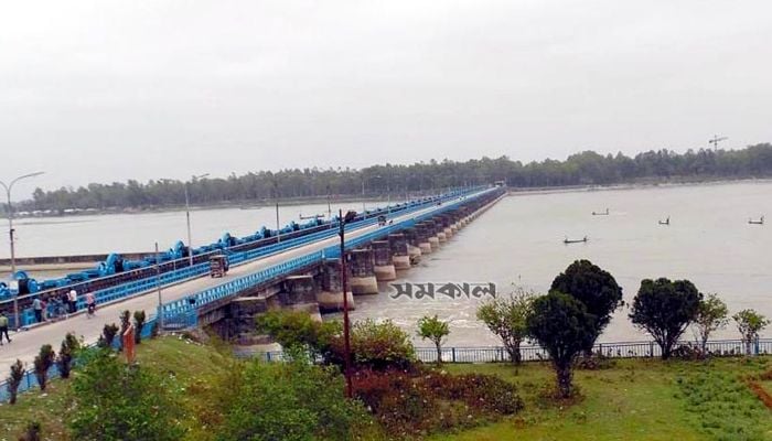 Teesta swells, sparks fear of flood among locals