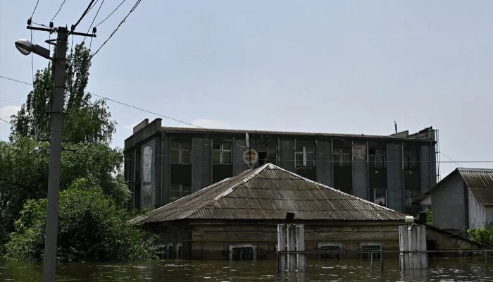 Eight dead from Ukraine dam flooding