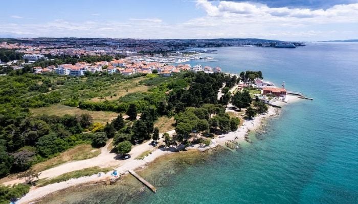 Croatia eying record tourist season after joining Schengen area