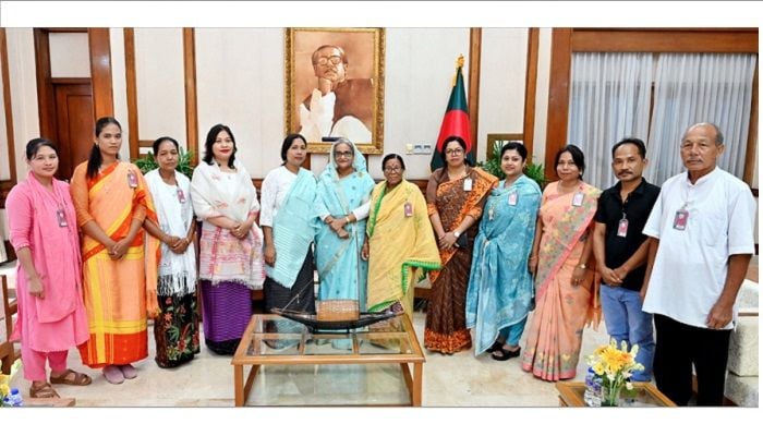 Banana saree weaver team calls on PM
