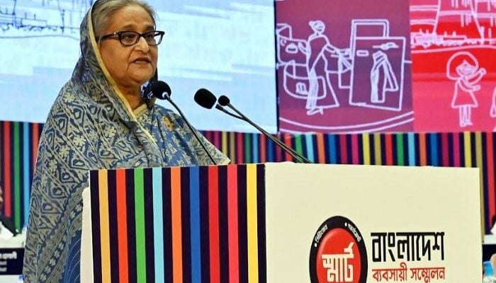 Make country's economy stronger, PM tells businessmen
