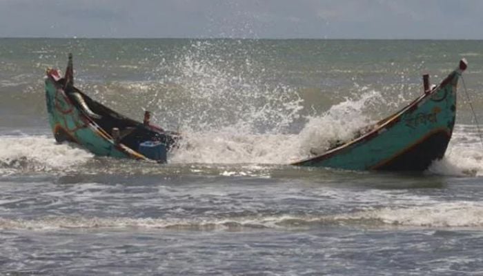 Three go missing as boat capsizes in Lalmonirhat