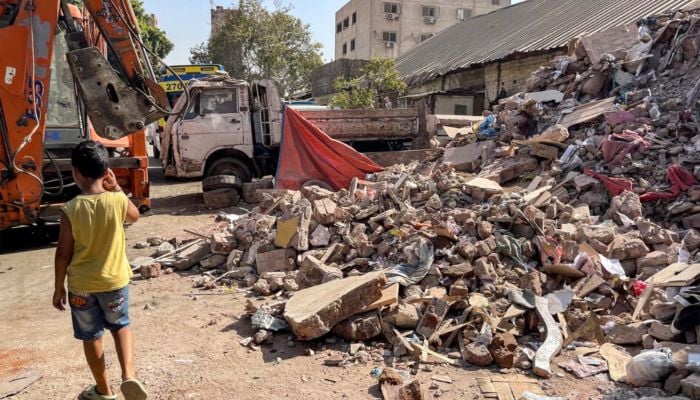Building collapse in Egypt capital kills eight
