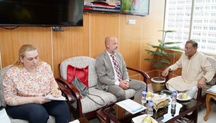 EU delegate meets information minister