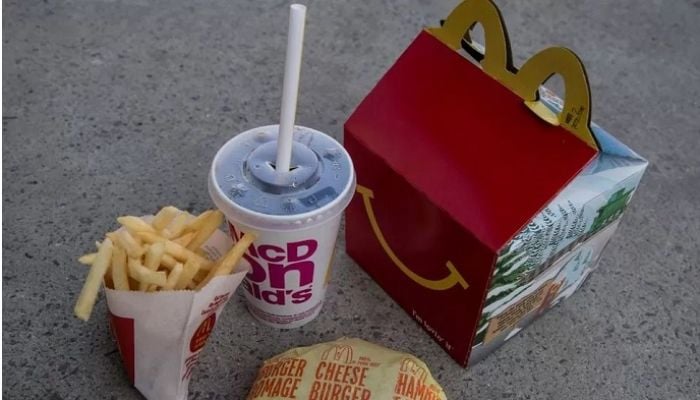 Florida girl awarded $800,000 for McDonald's Chicken McNugget burn