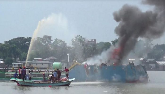 4 burnt, 4 missing in oil tanker fire incident in Jhalakathi