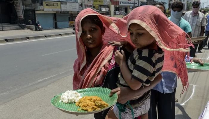 Rich-poor split could tighten grip of poverty: World Bank