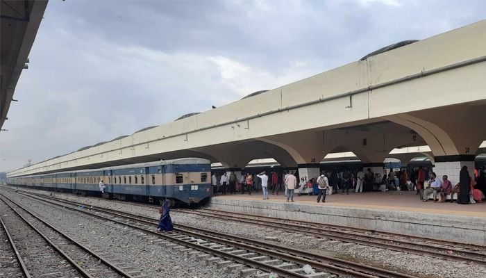 Dhaka's rail communication restored after nearly 5 hours