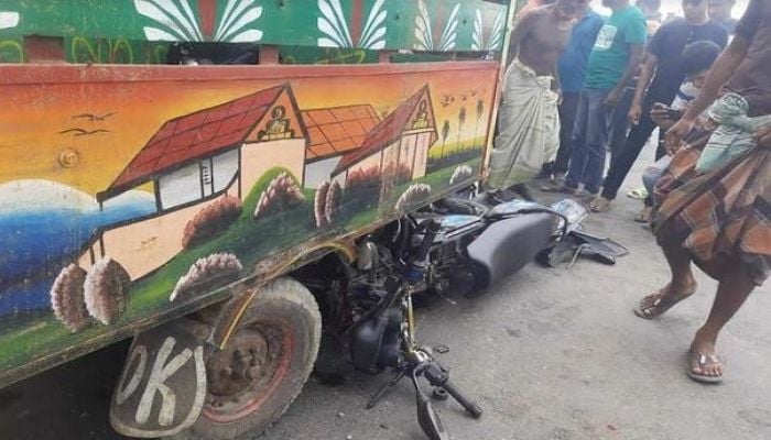 Two motorcyclists killed in Kushtia road accident