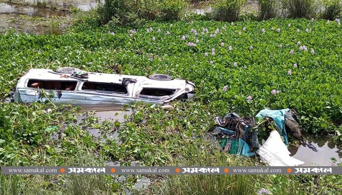 Microbus-CNG autorickshaw crash kills 6 in Sylhet