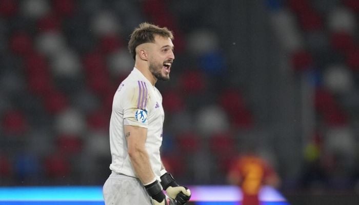 PSG recruit Barca reserve goalkeeper Tenas