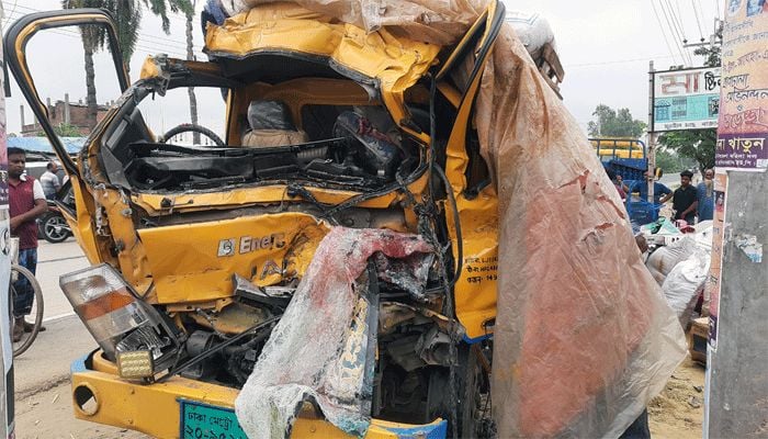 Road accident kills 3 in Bogura