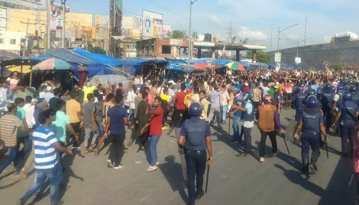 One shot during BNP-police clash in Kanchpur