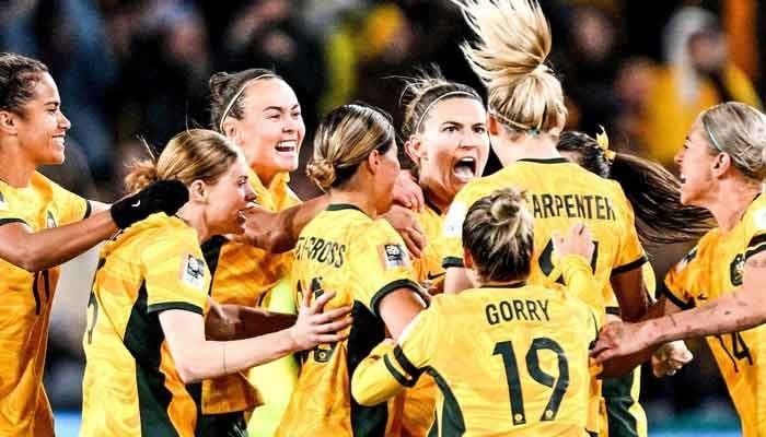 Australia beat France to reach Women's World Cup semi-finals