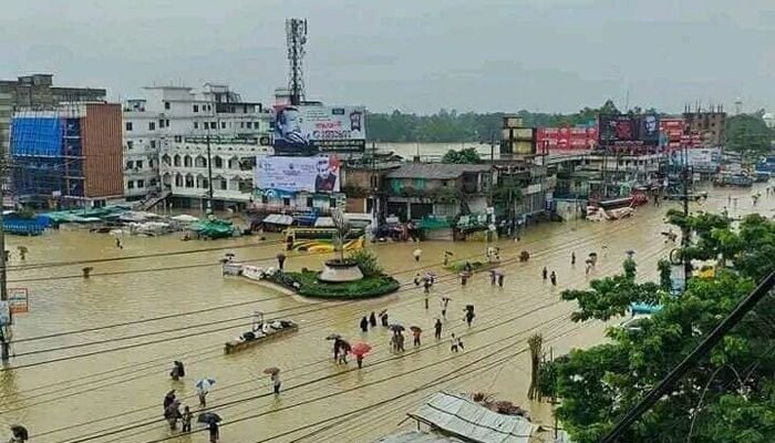 Traffic halts on Chattogram-Cox's Bazar Highway