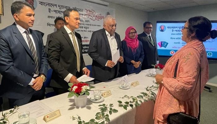 Home minister opens e-passport service in Stockholm