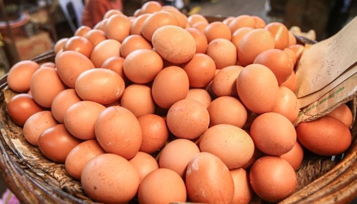 34 institutions fined Tk 14.25 lakh for selling eggs at higher price