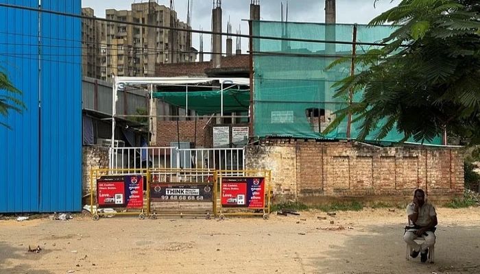 Muslims flee Indian business hub after religious clashes, attacks
