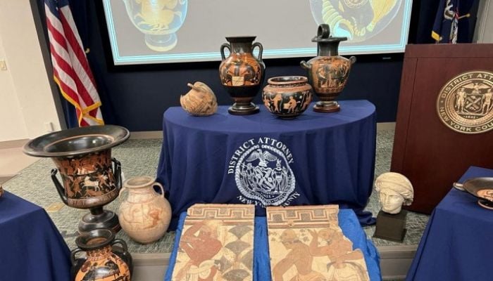 Italy repatriates looted ancient artefacts from the US
