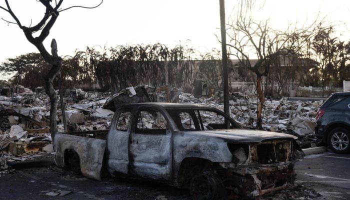 Hawaii fire death toll nears 100, and anger grows