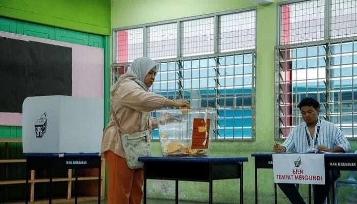 Malaysians vote in state elections, test for Anwar