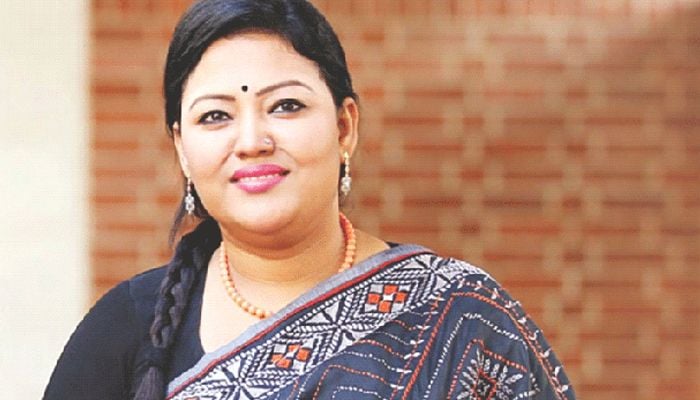 Arrest warrant against Momtaz
