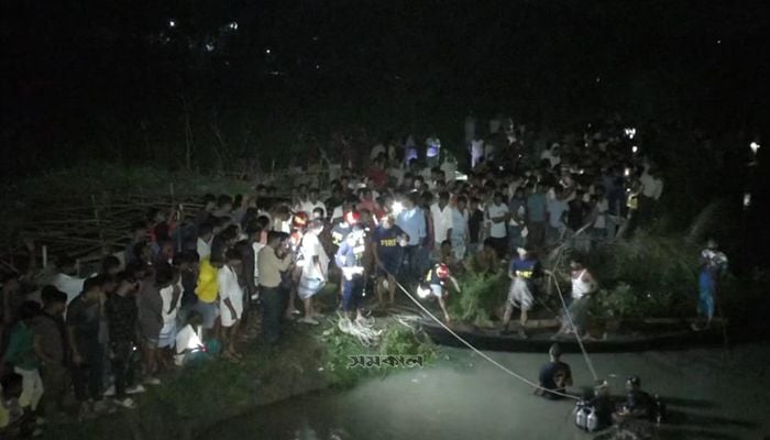 Munshiganj trawler capsize: Rescue operation continues