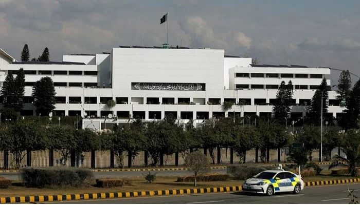 What lies ahead for Pakistan as it heads to polls