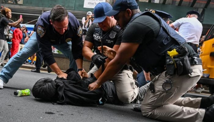 Riot in New York after PlayStation 5 giveaway announcement