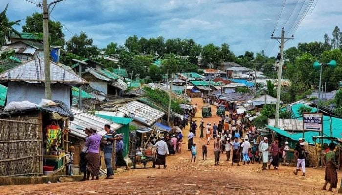 Rohingya: Gang violence stalks world's largest refugee camp