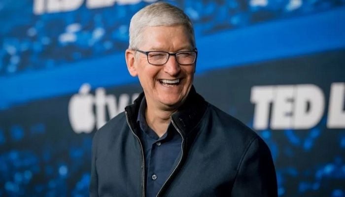 Apple to buck layoff trend by hiring UK AI staff