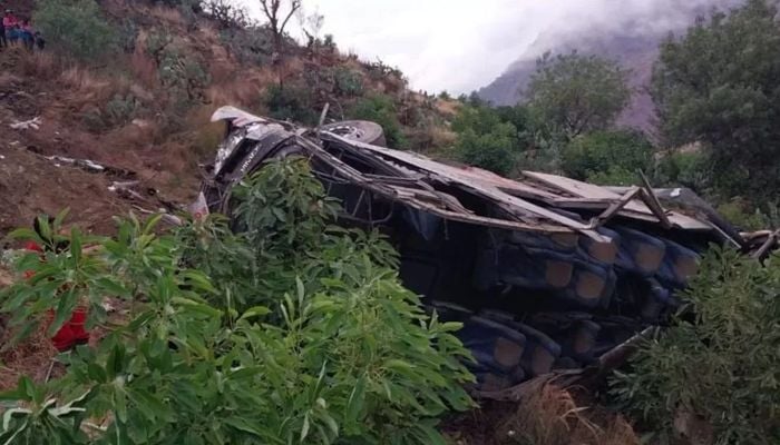 Bus crash kills 25, injures 34 in Peru