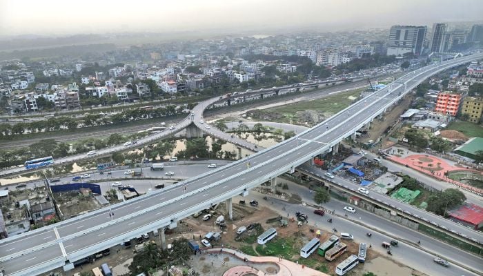BRTC launches bus service on Dhaka Elevated Expressway
