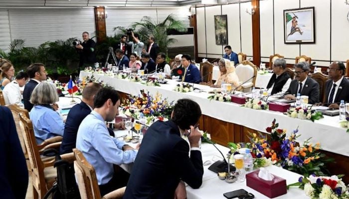 Dhaka, Paris sign two instruments 