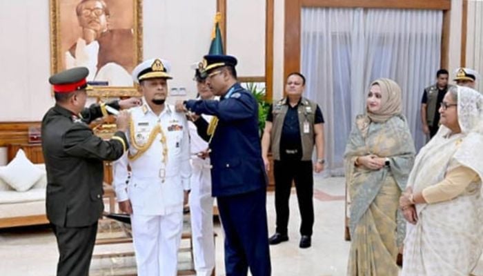 Navy Chief Nazmul Hassan adorned with Admiral rank badge