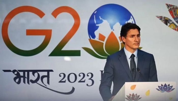 Stranded Trudeau leaves India after frosty visit