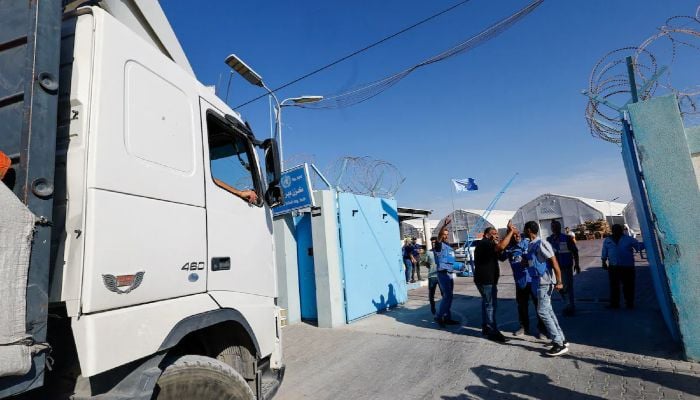 33 more aid trucks enter Gaza