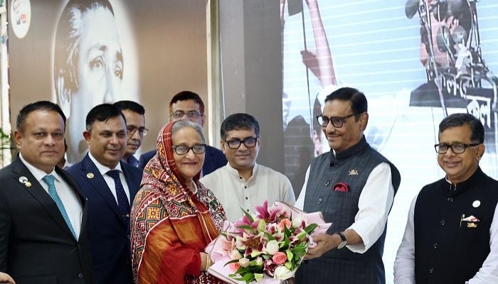 PM returns home from Brussels