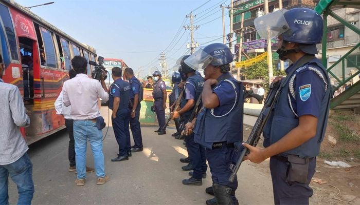 Police set up check post at Aminbazar