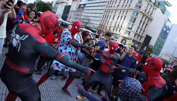 Fans aim to break record for biggest Spider-Man gathering
