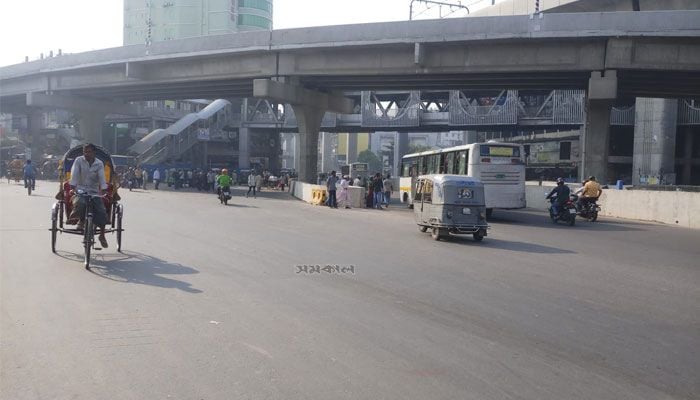 Few public transports on roads, commuters in Dhaka suffer