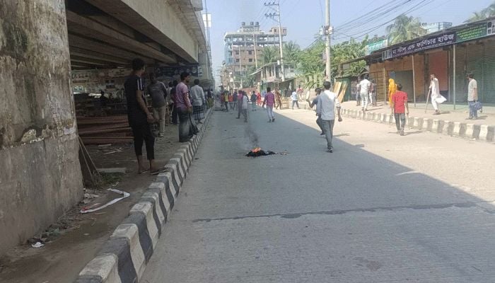 RMG workers block Dhaka-Tangail Highway