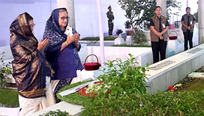PM pays homage to Russell, other martyred family members