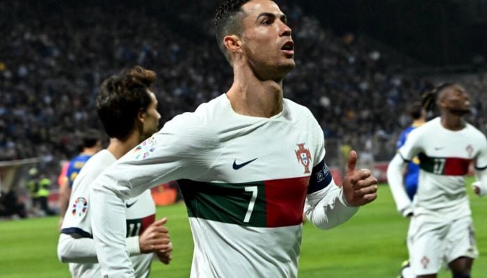 Ronaldo hits two as Portugal thrash Bosnia and Herzegovina