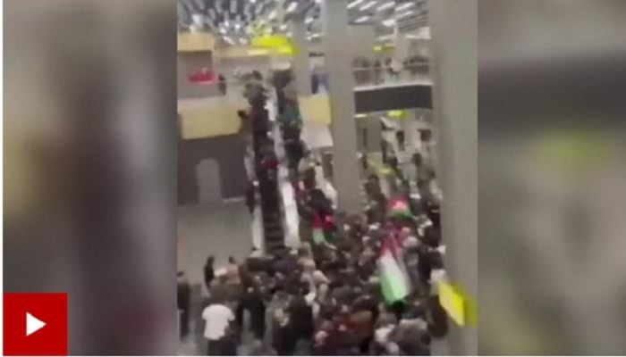 Mob storms Russian airport in search of Jews