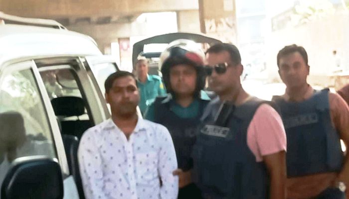 Cocktail blast injures 3 cops; 1 detained