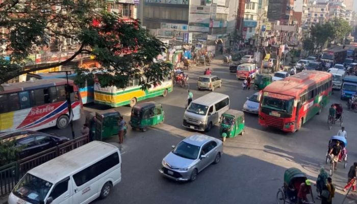 Dhaka roads witnessing higher traffic on Monday